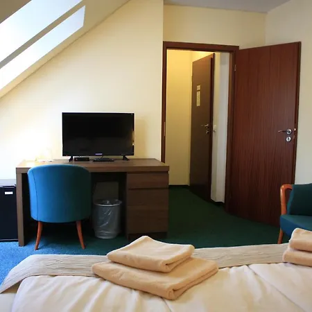 Premier Hotel 3*