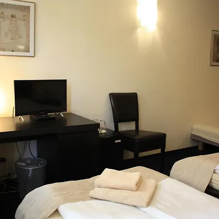 Premier Hotel 3*